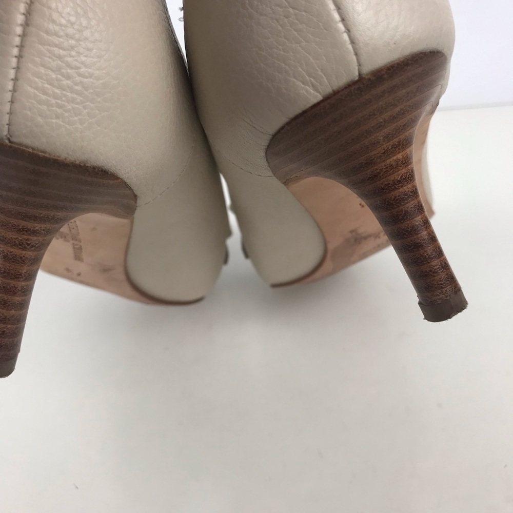 Brooks Brothers Elegant Leather Off-white Women's Low Heels - 7.5 - Picture 8 of 8